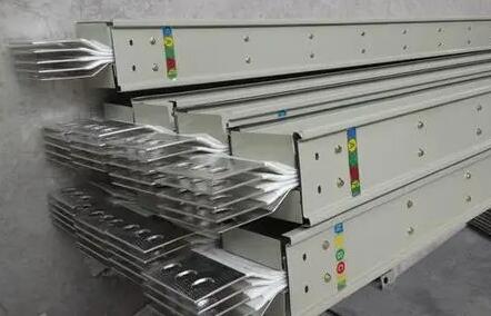 母線槽的接地技術和性能比較